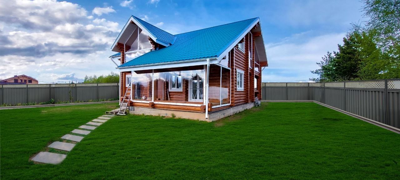 Мягкие окна на веранде загородного дома в посёлке Лопатино